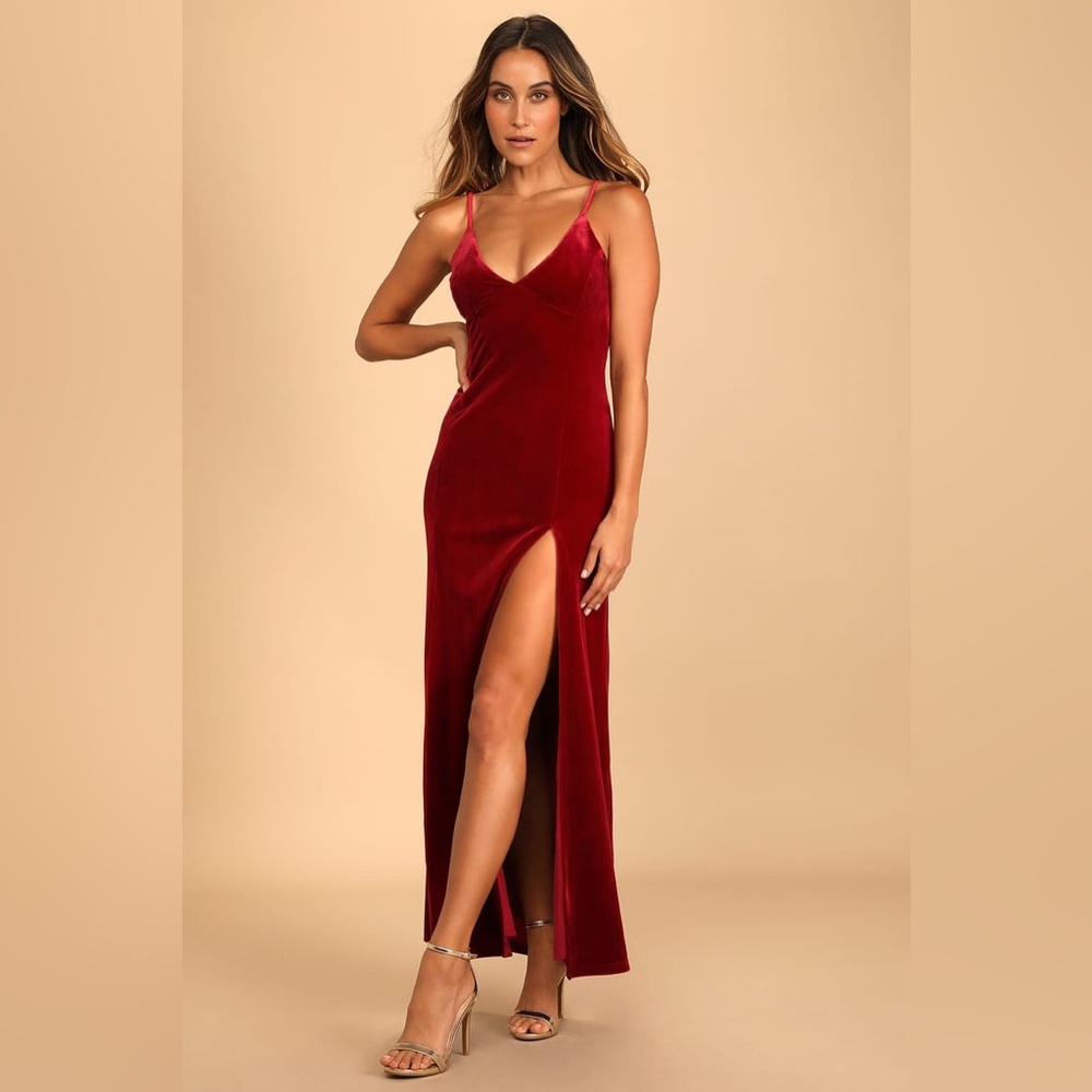 🆕(NWT) LULUs Promise of Forever Burgundy Velvet Column Maxi Dress. Size LARGE